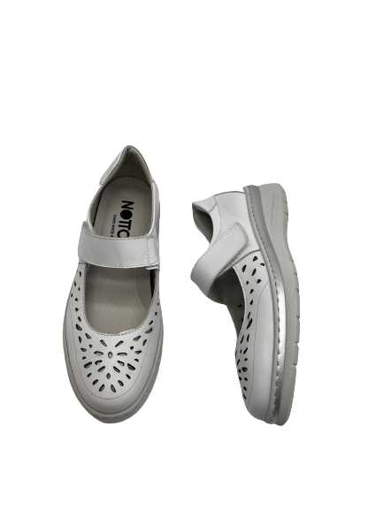 White velcro deals shoes