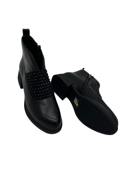 Loretta Vitale 1R253-C219-Y206L Black Boots with Shiny Bead Detailing