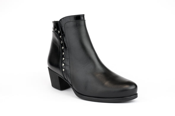 Desiree Shoes Neus15 Diana & Coco Black Stud Croc Ankle Boots
